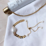 HUANZHI 2019 New Korean Simple Gold Metal Plated Human Head Coin Pearl Portrait Leaf Bracelets for Women Girl Bangle Party Gift